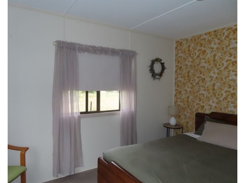2230 Pyramids Road, Wyberba QLD 4382