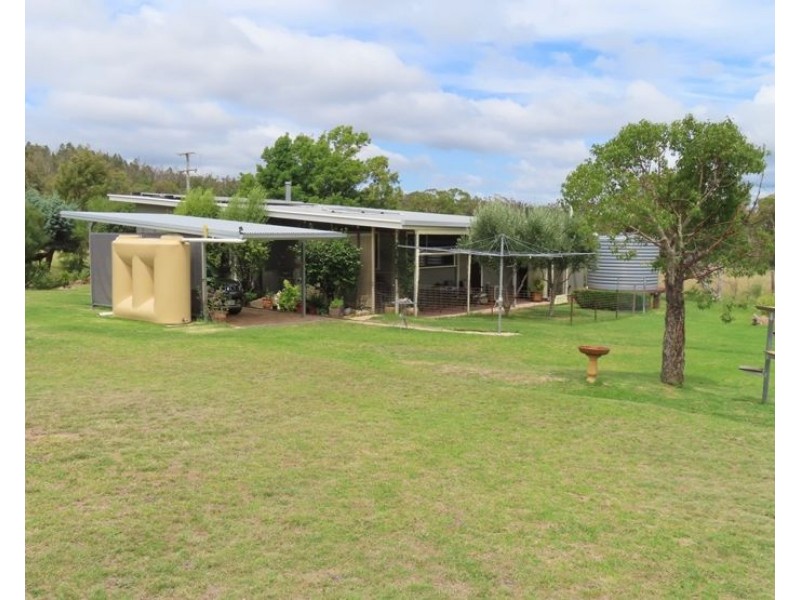 2230 Pyramids Road, Wyberba QLD 4382