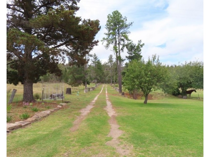 2230 Pyramids Road, Wyberba QLD 4382