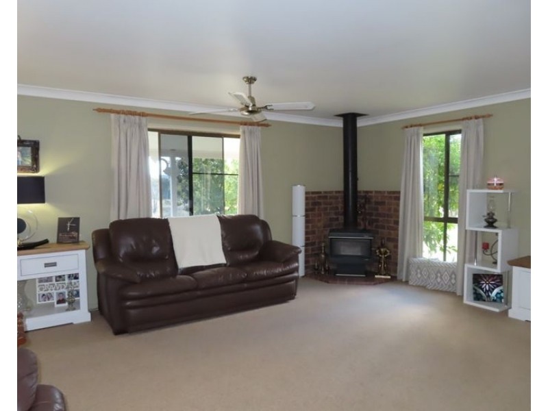 72 Cala Lane, Glen Aplin QLD 4381