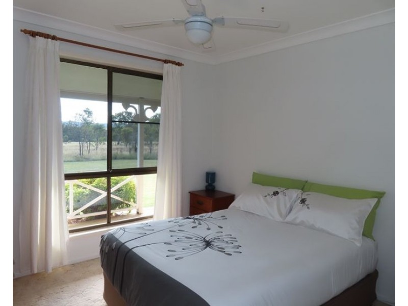 72 Cala Lane, Glen Aplin QLD 4381