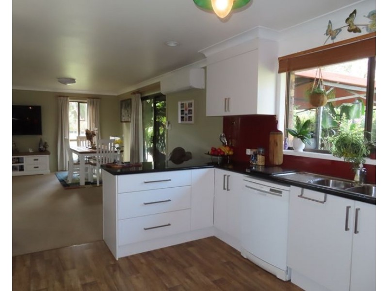 72 Cala Lane, Glen Aplin QLD 4381