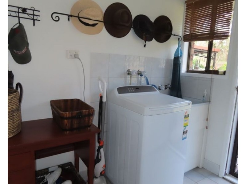 72 Cala Lane, Glen Aplin QLD 4381