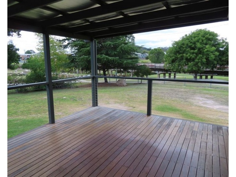 2 Bridge Street, Stanthorpe QLD 4380