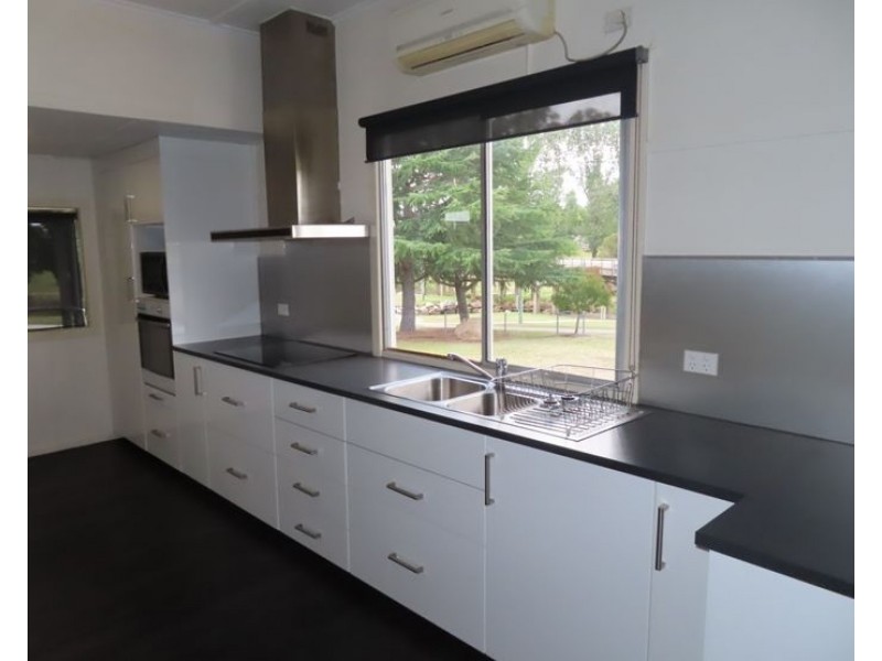 2 Bridge Street, Stanthorpe QLD 4380