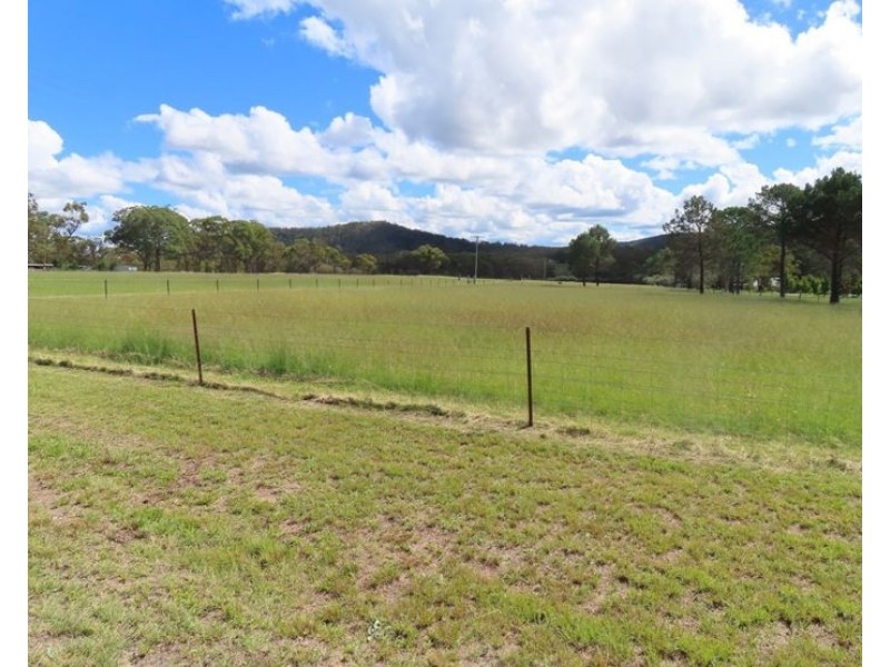 17 Miners Lane, Glen Aplin QLD 4381