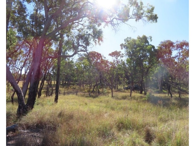 487 Bents Road, Ballandean QLD 4382