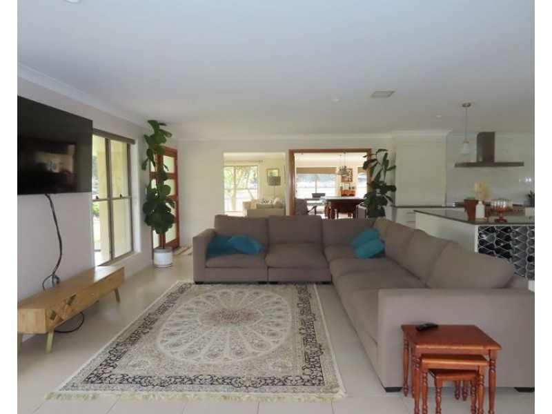 84 Halloran Drive, Thulimbah QLD 4376