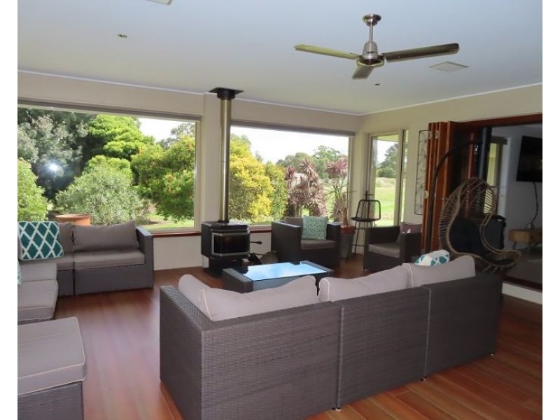 84 Halloran Drive, Thulimbah QLD 4376