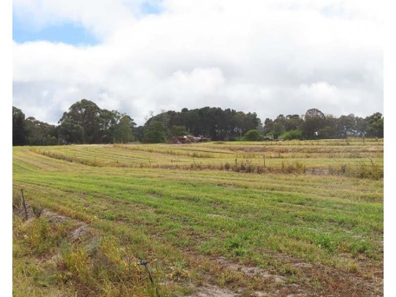 84 Halloran Drive, Thulimbah QLD 4376