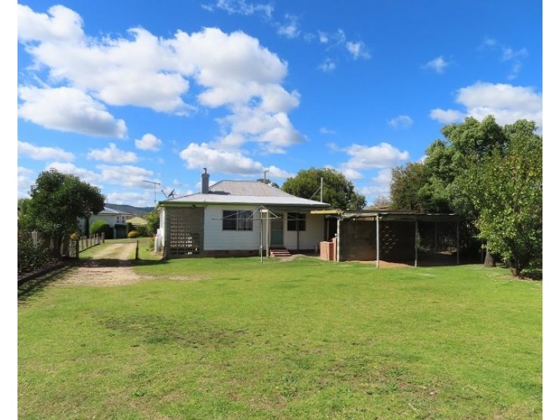 12 McGregor Terrace, Stanthorpe QLD 4380