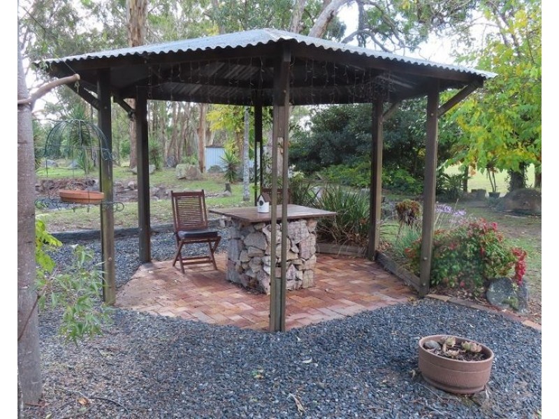 96 Old Caves Road, Stanthorpe QLD 4380