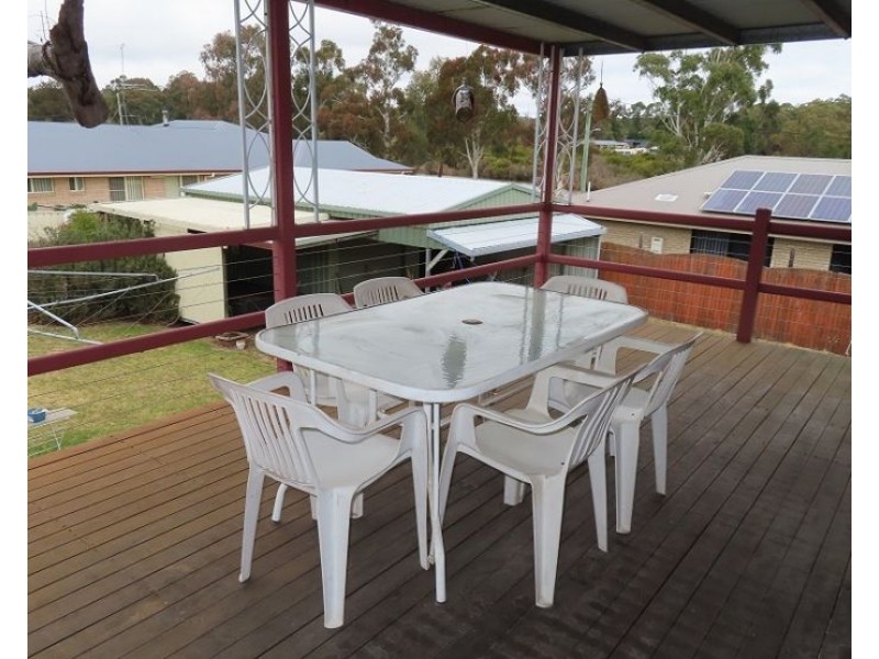27 Granite Street, Stanthorpe QLD 4380
