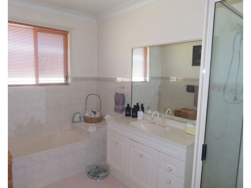 39 Granite Street, Stanthorpe QLD 4380