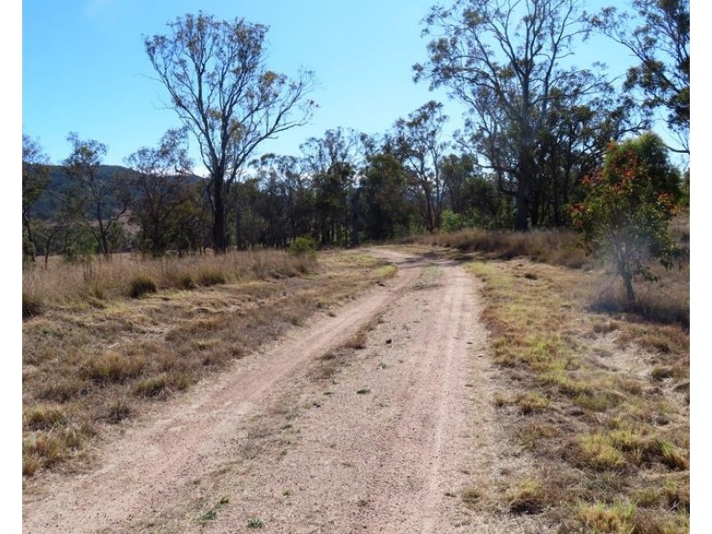 2913 Old Stanthorpe Road, Dalveen QLD 4374