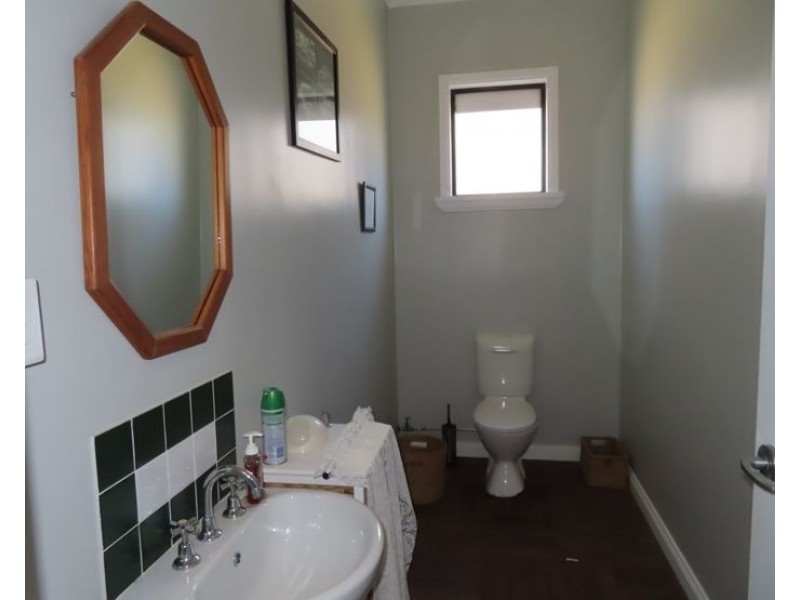 22460 New England Highway, Dalveen QLD 4374