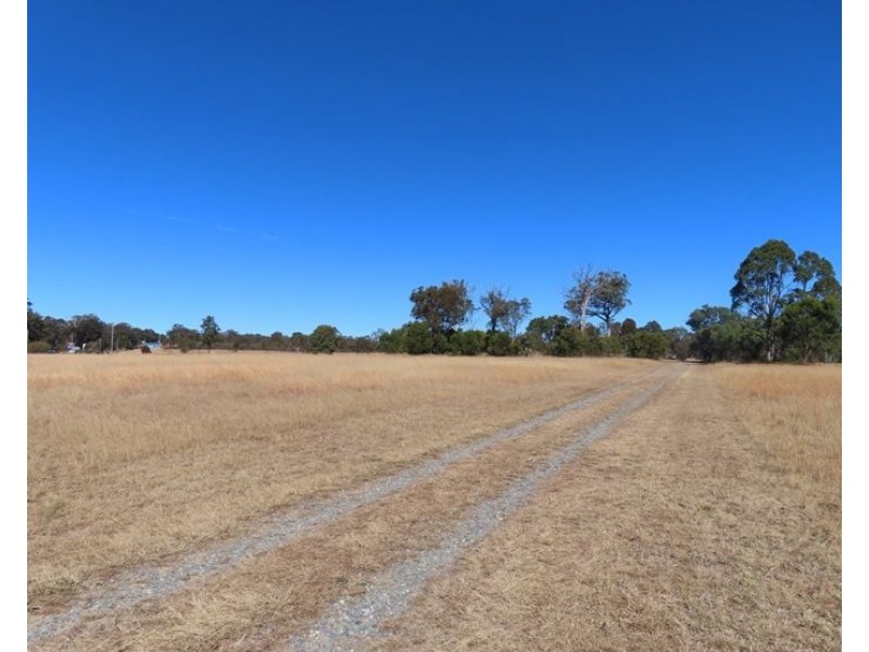 22460 New England Highway, Dalveen QLD 4374