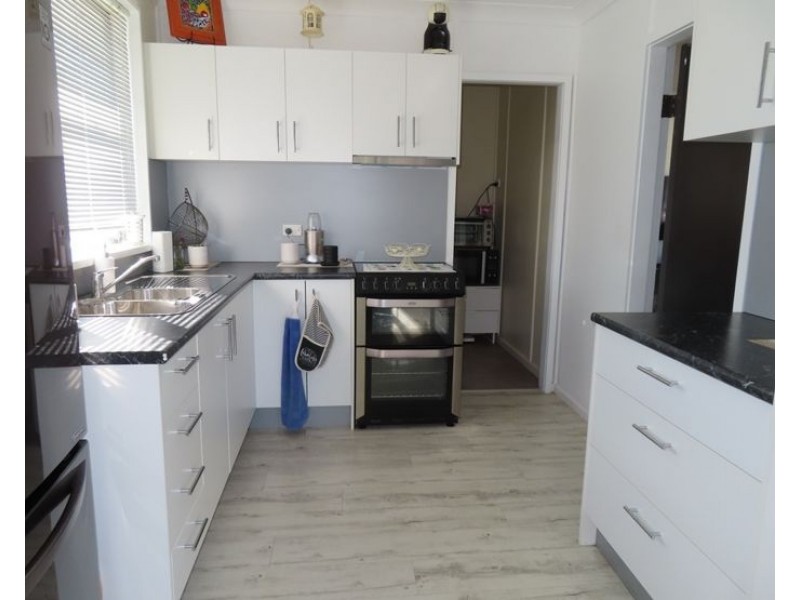 17 Forrest Street, Glen Aplin QLD 4381