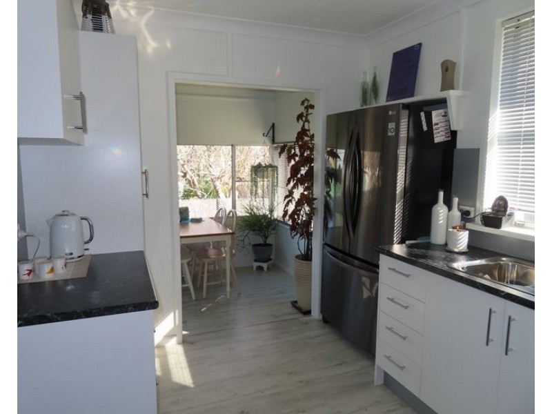 17 Forrest Street, Glen Aplin QLD 4381