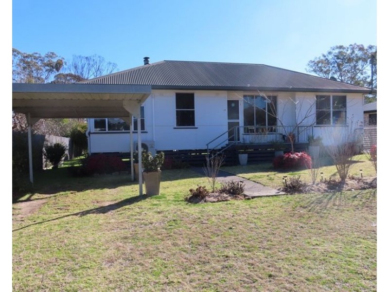 17 Forrest Street, Glen Aplin QLD 4381