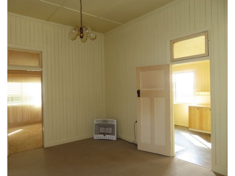 4 Pierpoint Street, Stanthorpe QLD 4380