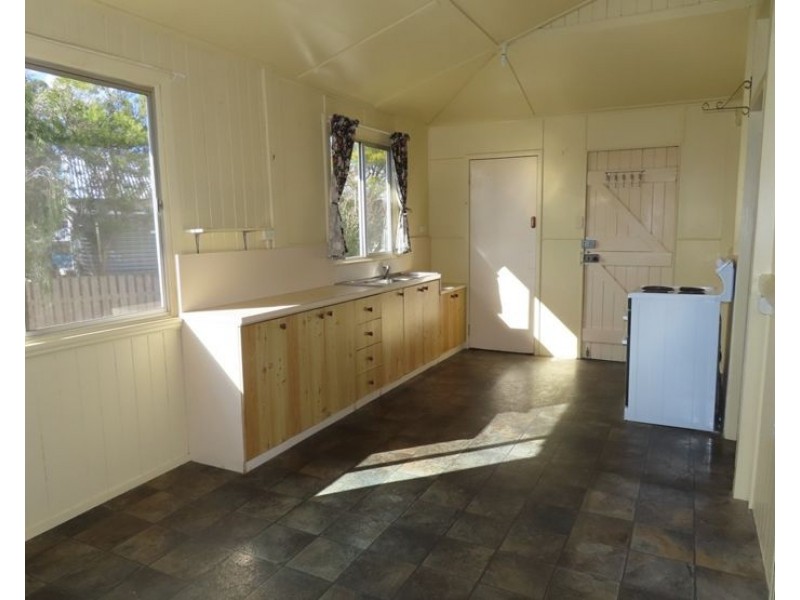 4 Pierpoint Street, Stanthorpe QLD 4380