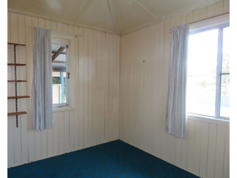 4 Pierpoint Street, Stanthorpe QLD 4380