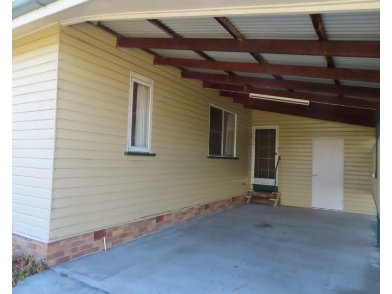 4 Pierpoint Street, Stanthorpe QLD 4380