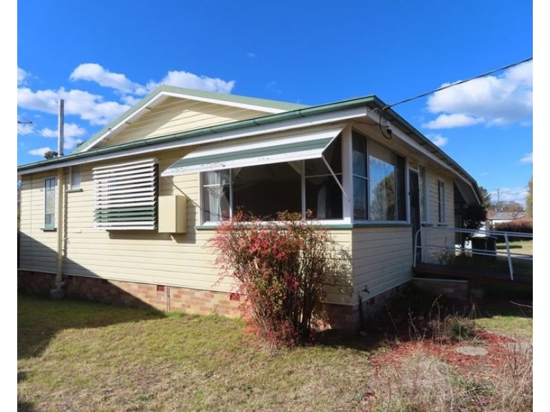 4 Pierpoint Street, Stanthorpe QLD 4380