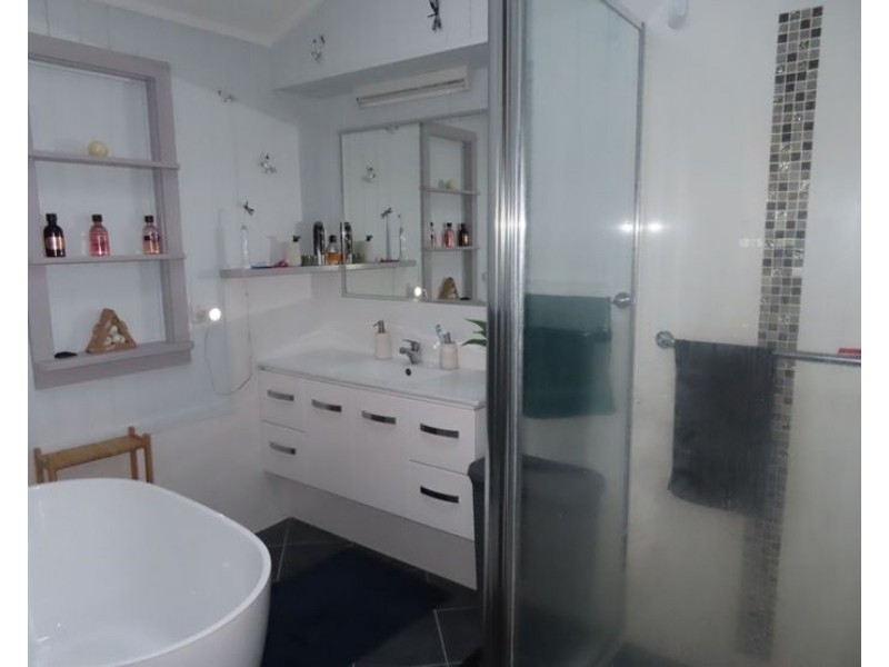 53 Wallangarra Road, Stanthorpe QLD 4380