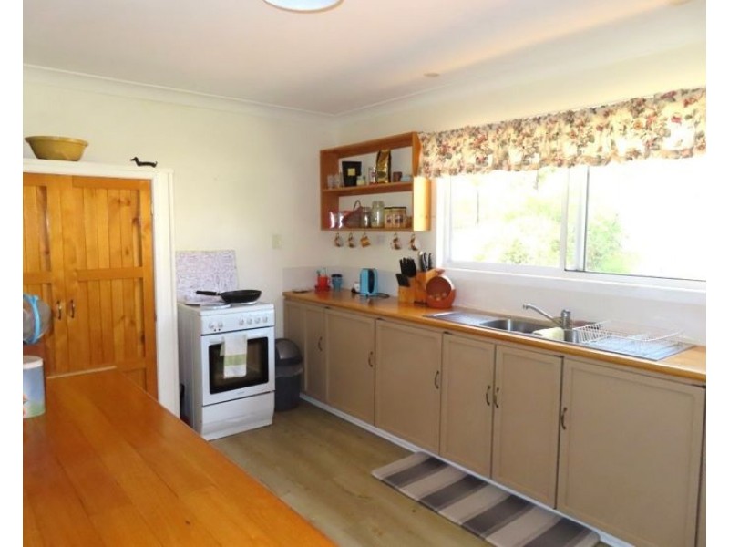 237 Caves Road, Stanthorpe QLD 4380