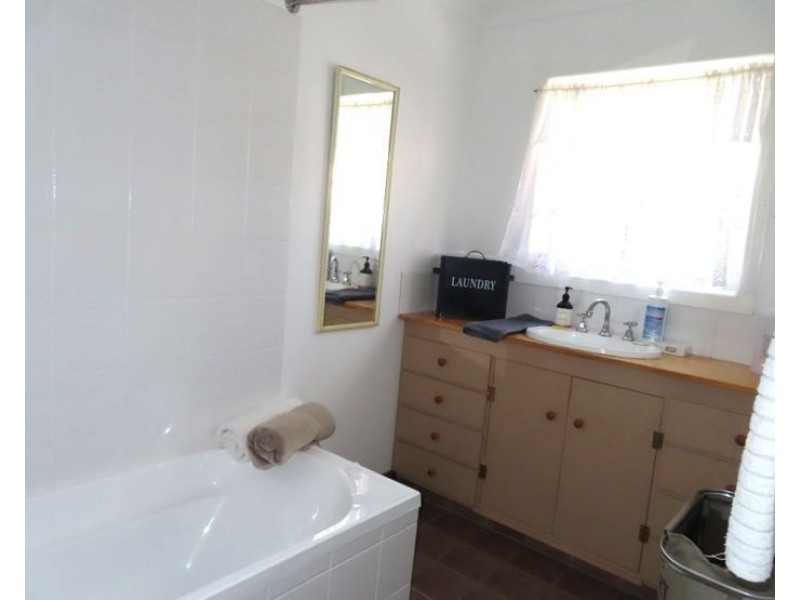 237 Caves Road, Stanthorpe QLD 4380