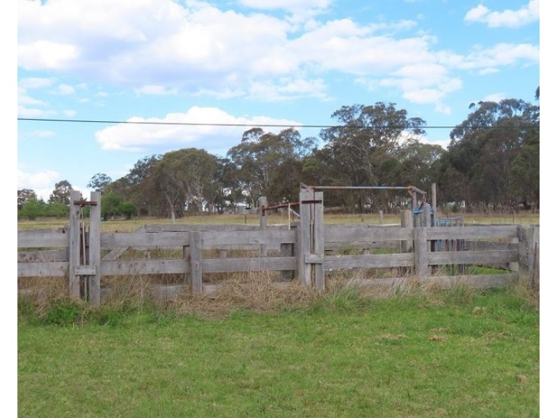 196 Church Road, The Summit QLD 4377