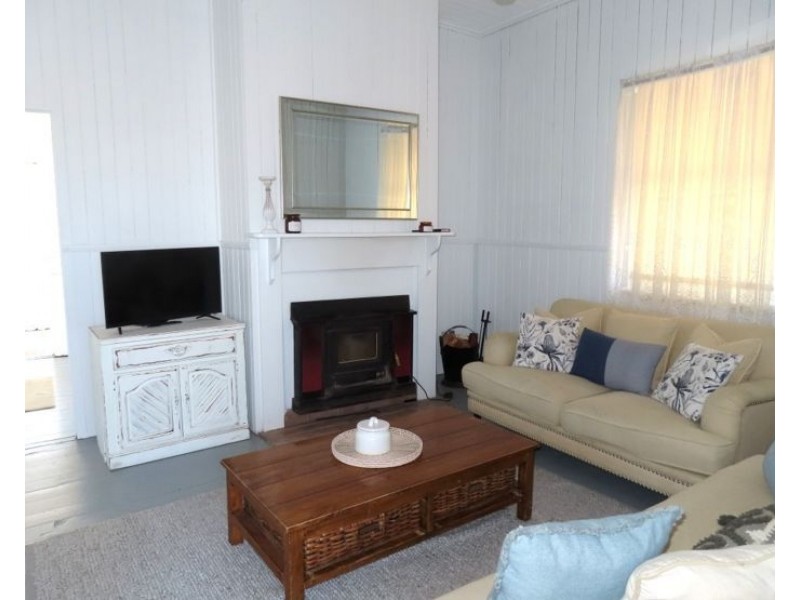 1 Symes Street, Stanthorpe QLD 4380