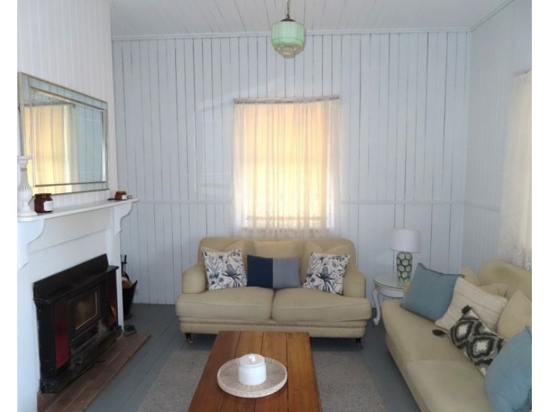 1 Symes Street, Stanthorpe QLD 4380