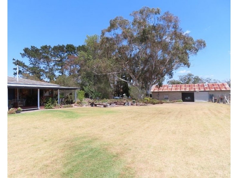 120 Pradella Road, Pozieres QLD 4352