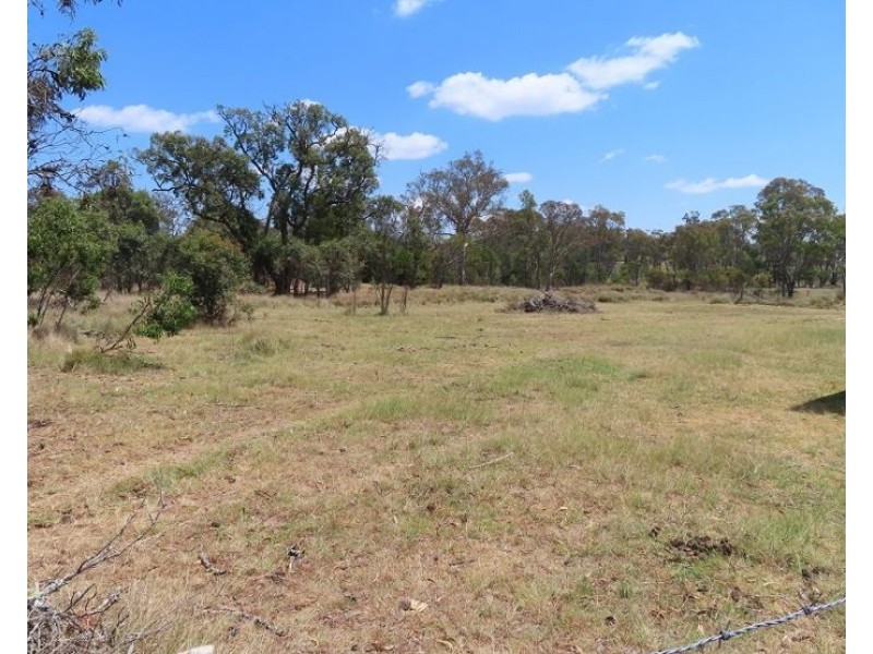 120 Pradella Road, Pozieres QLD 4352