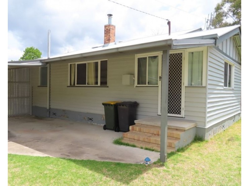 2 Pike Street, Stanthorpe QLD 4380