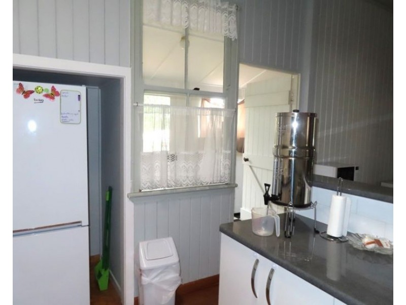 2 Pike Street, Stanthorpe QLD 4380