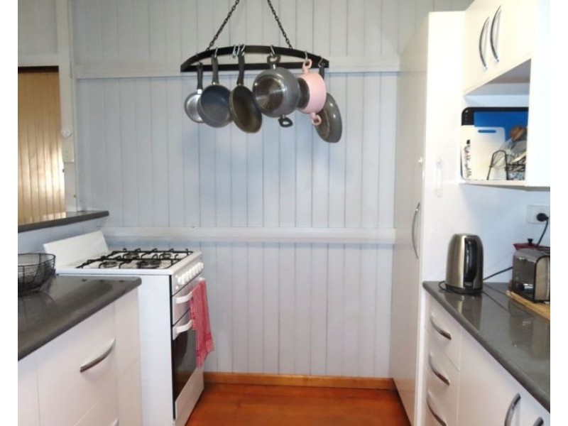 2 Pike Street, Stanthorpe QLD 4380