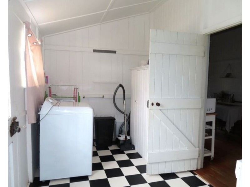 2 Pike Street, Stanthorpe QLD 4380