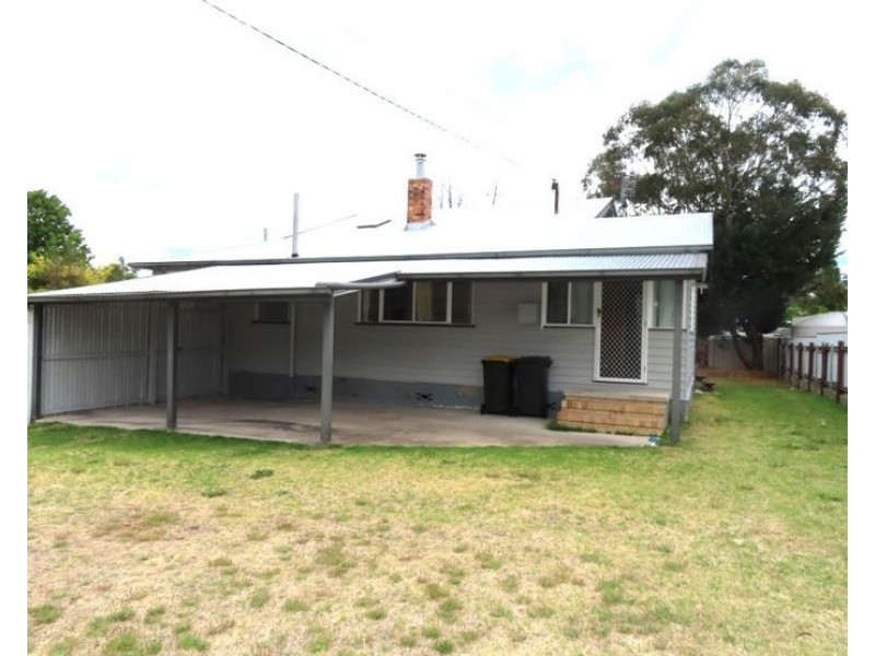 2 Pike Street, Stanthorpe QLD 4380
