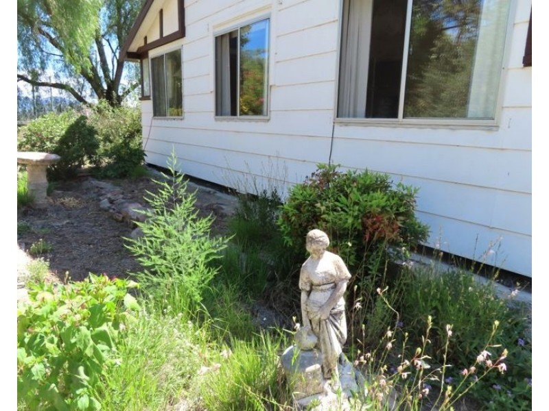 28214 New England Highway, Ballandean QLD 4382