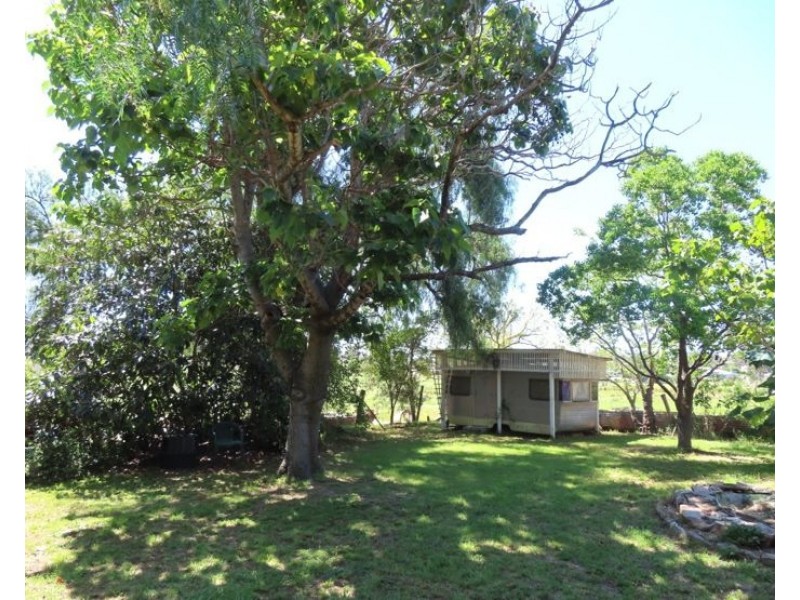 28214 New England Highway, Ballandean QLD 4382