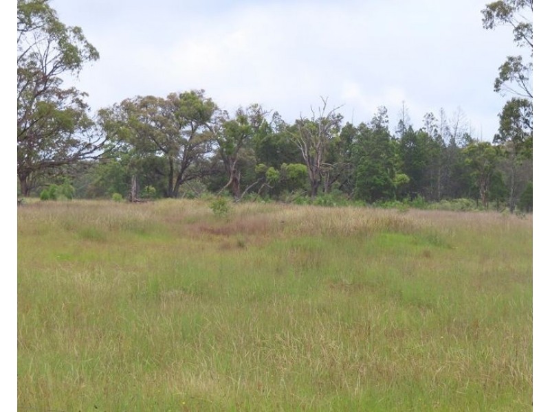 42 Graham Lane, Nundubbermere QLD 4380