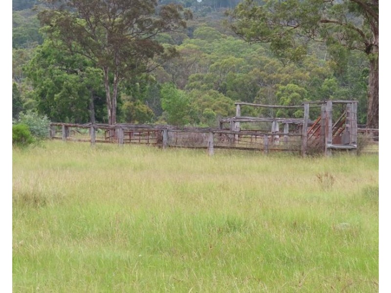 42 Graham Lane, Nundubbermere QLD 4380