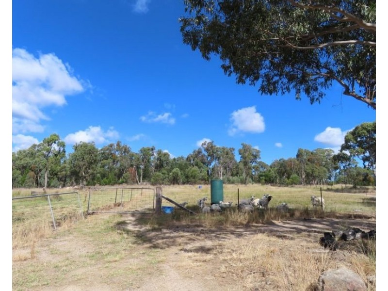 312 Kerridges Road, Glen Aplin QLD 4381