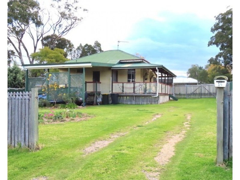 14 Belwood Street, Stanthorpe QLD 4380
