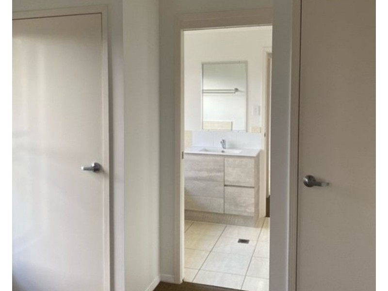 3 Micale Lane, Glen Aplin QLD 4381