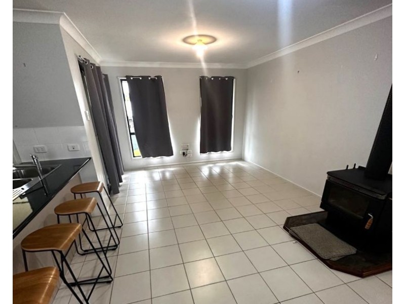 7 Micale Lane, Glen Aplin QLD 4381